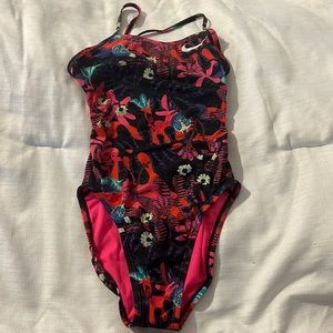 NWT NIKE TRAINING SUIT